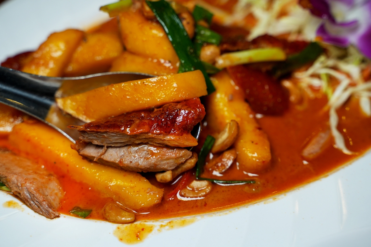 【清邁美食】Lookbua Thai Food Restaurant – 清邁古城區平價泰式餐館推薦!各種經典泰式國民美食都100泰銖左右就吃得到 - 第21張圖 【清邁美食】Lookbua Thai Food Restaurant – 清邁古城區平價泰式餐館推薦!各種經典泰式國民美食都100泰銖左右就吃得到