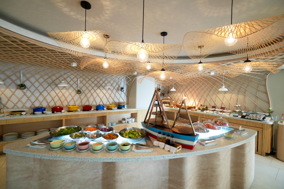 【七岩住宿】U Hua Hin – 老錢強力推薦的華欣、七岩平價濱海五星級渡假飯店首選！出門就是秘境風沙洲，早餐想在哪吃都可以～♪