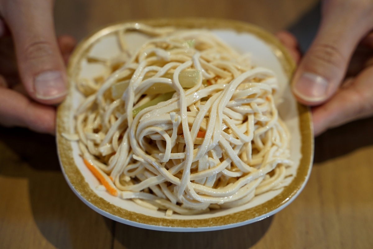 【台中西區】黃家園蒸餃館 – 台中勤美綠園道附近人氣平價小吃，已經飄香超過二十餘年，2026最新價格蒸餃一籠70元！