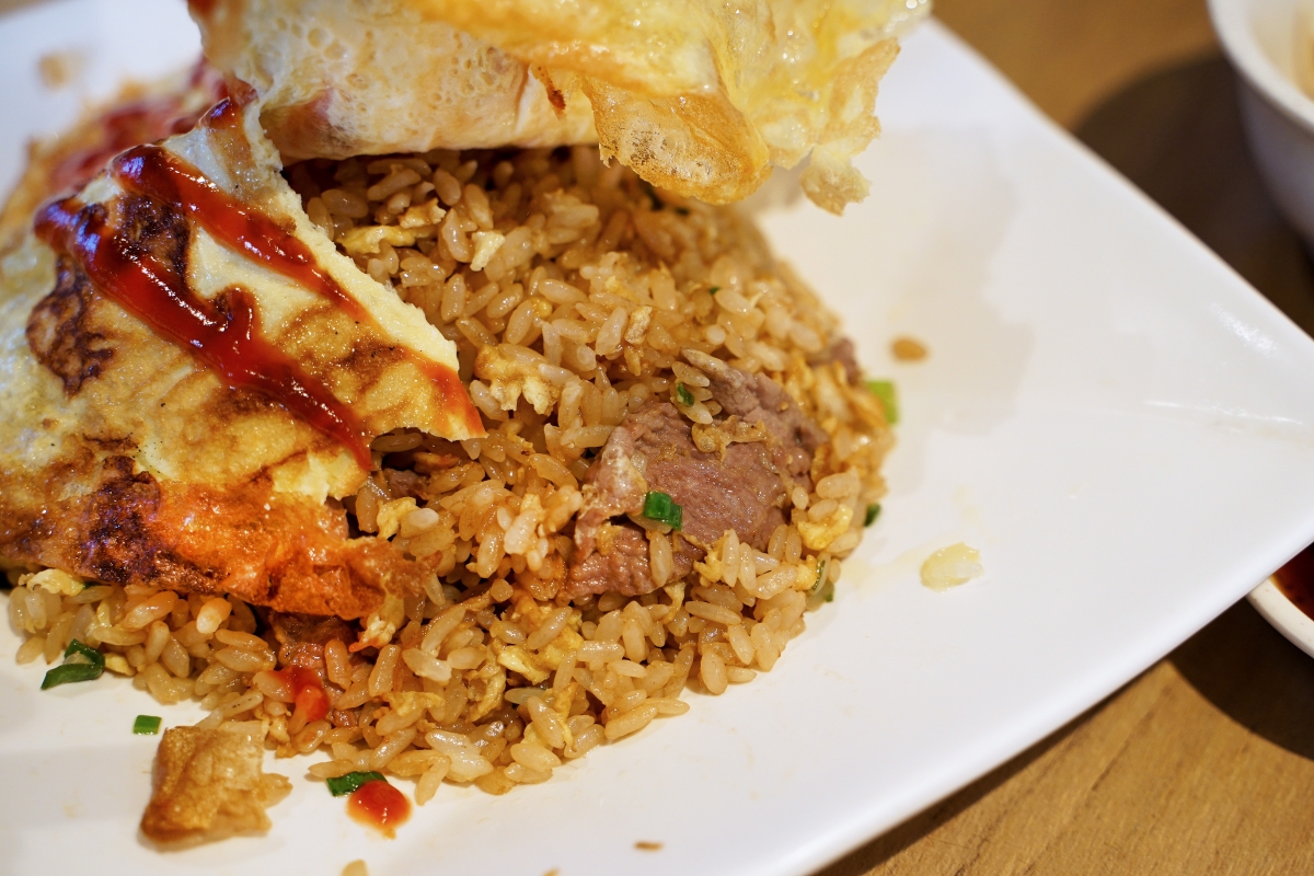 【台中西區】黃家園蒸餃館 – 台中勤美綠園道附近人氣平價小吃，已經飄香超過二十餘年，2026最新價格蒸餃一籠70元！