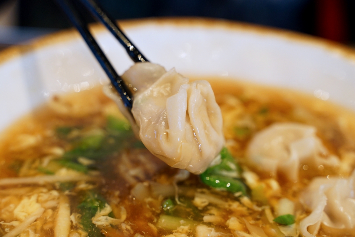 【台中西區】黃家園蒸餃館 – 台中勤美綠園道附近人氣平價小吃，已經飄香超過二十餘年，2026最新價格蒸餃一籠70元！