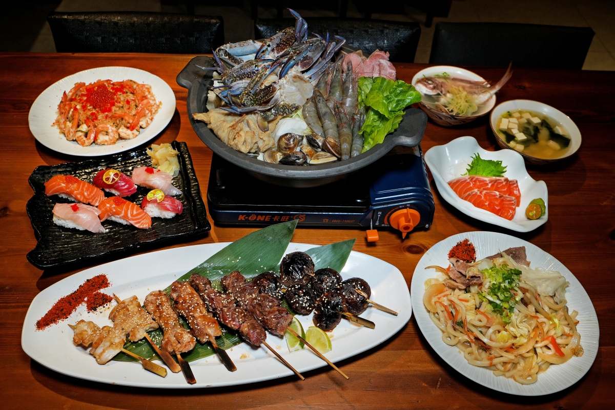 【中壢宵夜推薦】吳桑深夜食堂 – 宵夜時段也能吃到螃蟹痛風鍋、鐵板料理、握壽司聽起來如何！？中壢的朋友一定要筆記起來