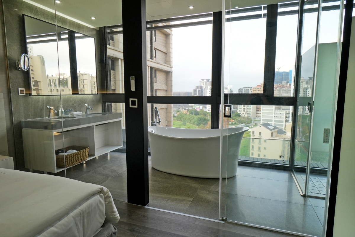 【大園住宿推薦】青埔商旅 – 離機場車程僅15分鐘的超高CP值商旅!早餐自助吧種類多元又有水準,豪華雙人房還有浴缸可邊賞景邊泡澡 - 第21張圖 【大園住宿推薦】青埔商旅 – 離機場車程僅15分鐘的超高CP值商旅!早餐自助吧種類多元又有水準,豪華雙人房還有浴缸可邊賞景邊泡澡