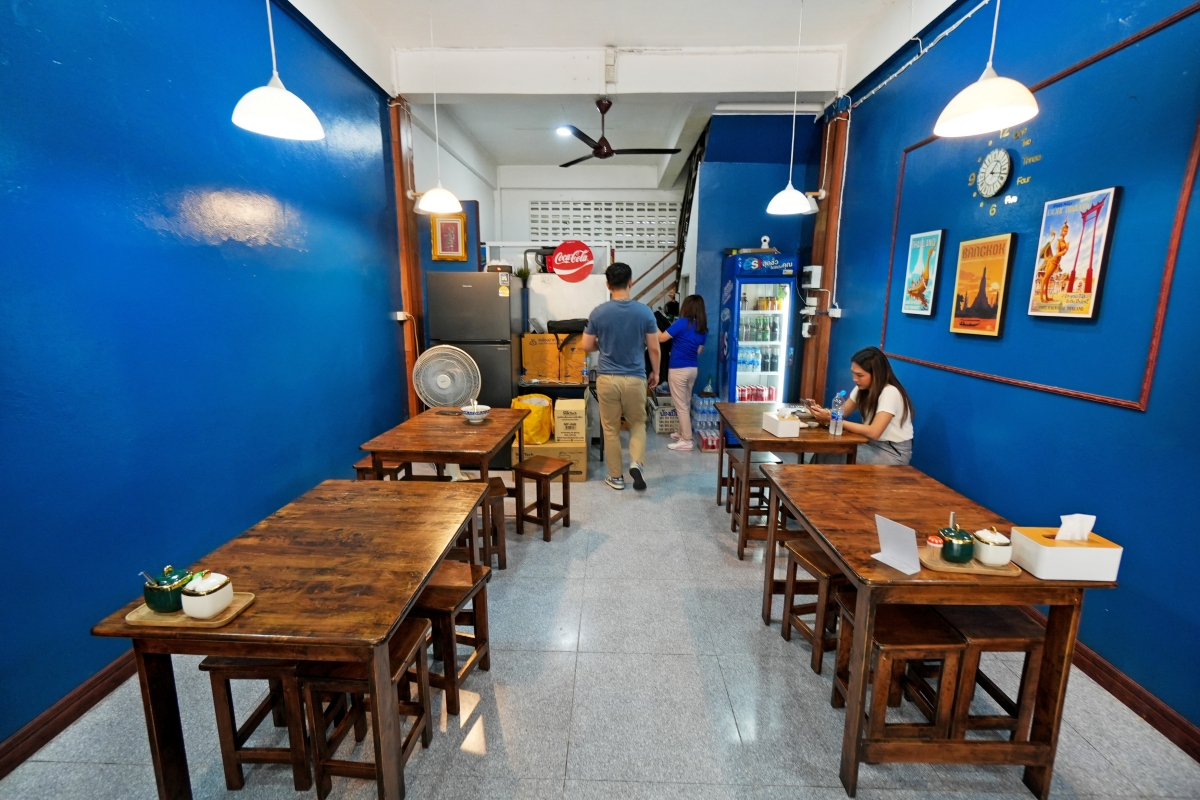 【曼谷美食】ฌอบ ข้าวมันไก่ บรรทัดทอง / Chorb – 我不小心發現的隱藏版海南雞飯寶藏店!三拼飯吃過一次以後就榮登我心目中的No.1 - 第4張圖 【曼谷美食】ฌอบ ข้าวมันไก่ บรรทัดทอง / Chorb – 我不小心發現的隱藏版海南雞飯寶藏店!三拼飯吃過一次以後就榮登我心目中的No.1