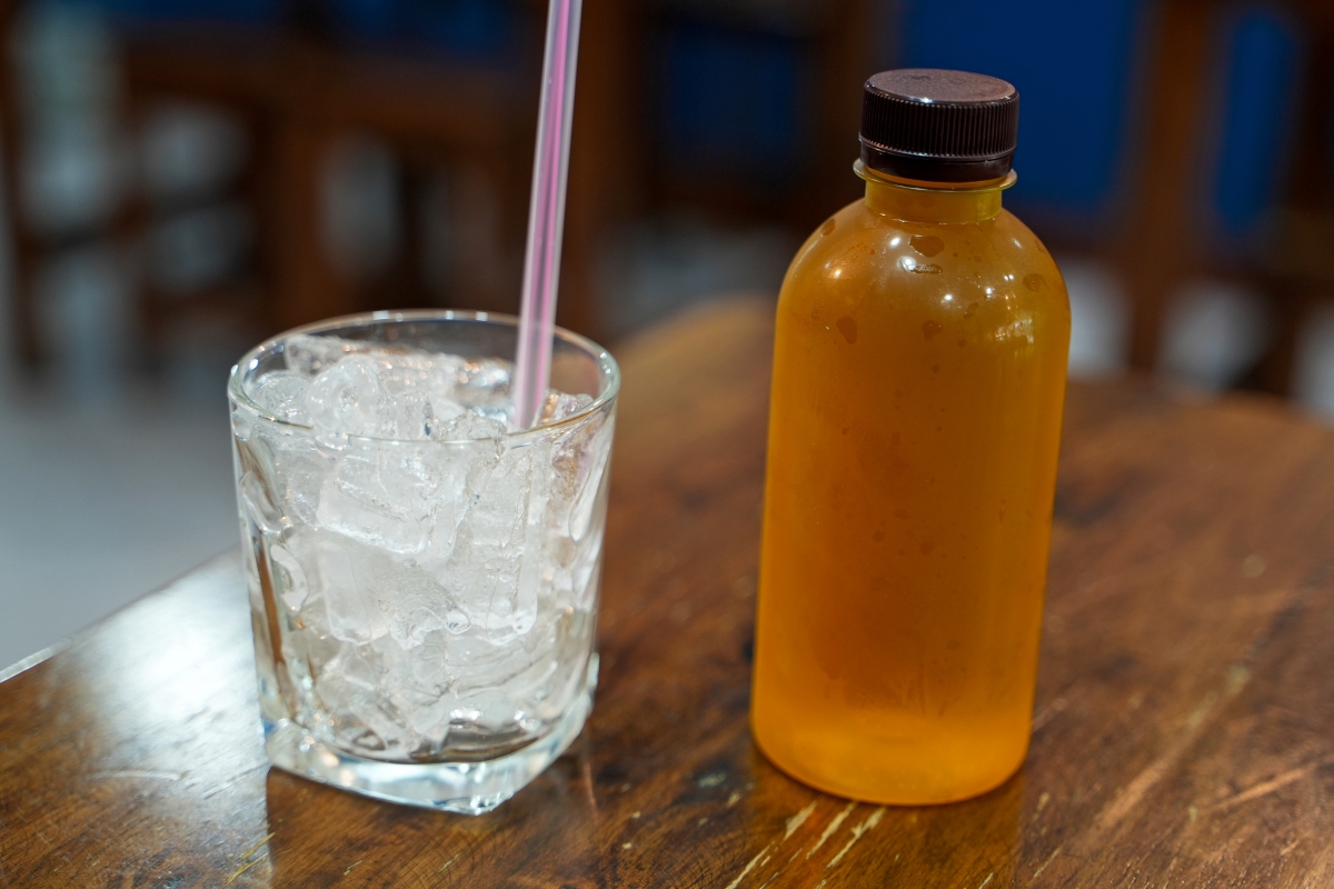 【曼谷美食】ฌอบ ข้าวมันไก่ บรรทัดทอง / Chorb – 我不小心發現的隱藏版海南雞飯寶藏店!三拼飯吃過一次以後就榮登我心目中的No.1 - 第24張圖 【曼谷美食】ฌอบ ข้าวมันไก่ บรรทัดทอง / Chorb – 我不小心發現的隱藏版海南雞飯寶藏店!三拼飯吃過一次以後就榮登我心目中的No.1