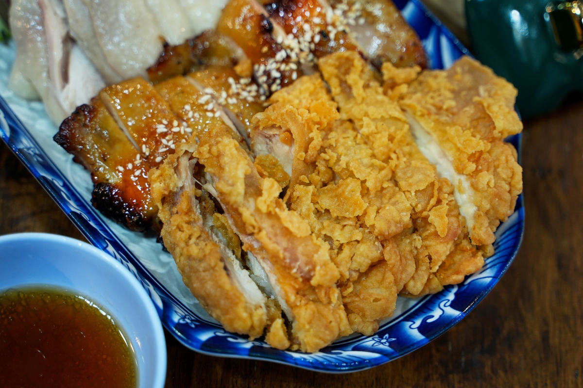 【曼谷美食】ฌอบ ข้าวมันไก่ บรรทัดทอง / Chorb – 我不小心發現的隱藏版海南雞飯寶藏店!三拼飯吃過一次以後就榮登我心目中的No.1 - 第14張圖 【曼谷美食】ฌอบ ข้าวมันไก่ บรรทัดทอง / Chorb – 我不小心發現的隱藏版海南雞飯寶藏店!三拼飯吃過一次以後就榮登我心目中的No.1