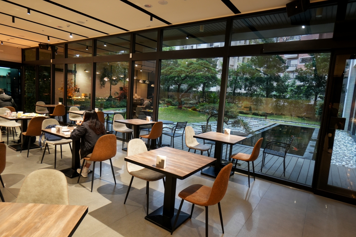 【大園住宿推薦】青埔商旅 – 離機場車程僅15分鐘的超高CP值商旅!早餐自助吧種類多元又有水準,豪華雙人房還有浴缸可邊賞景邊泡澡 - 第32張圖 【大園住宿推薦】青埔商旅 – 離機場車程僅15分鐘的超高CP值商旅!早餐自助吧種類多元又有水準,豪華雙人房還有浴缸可邊賞景邊泡澡