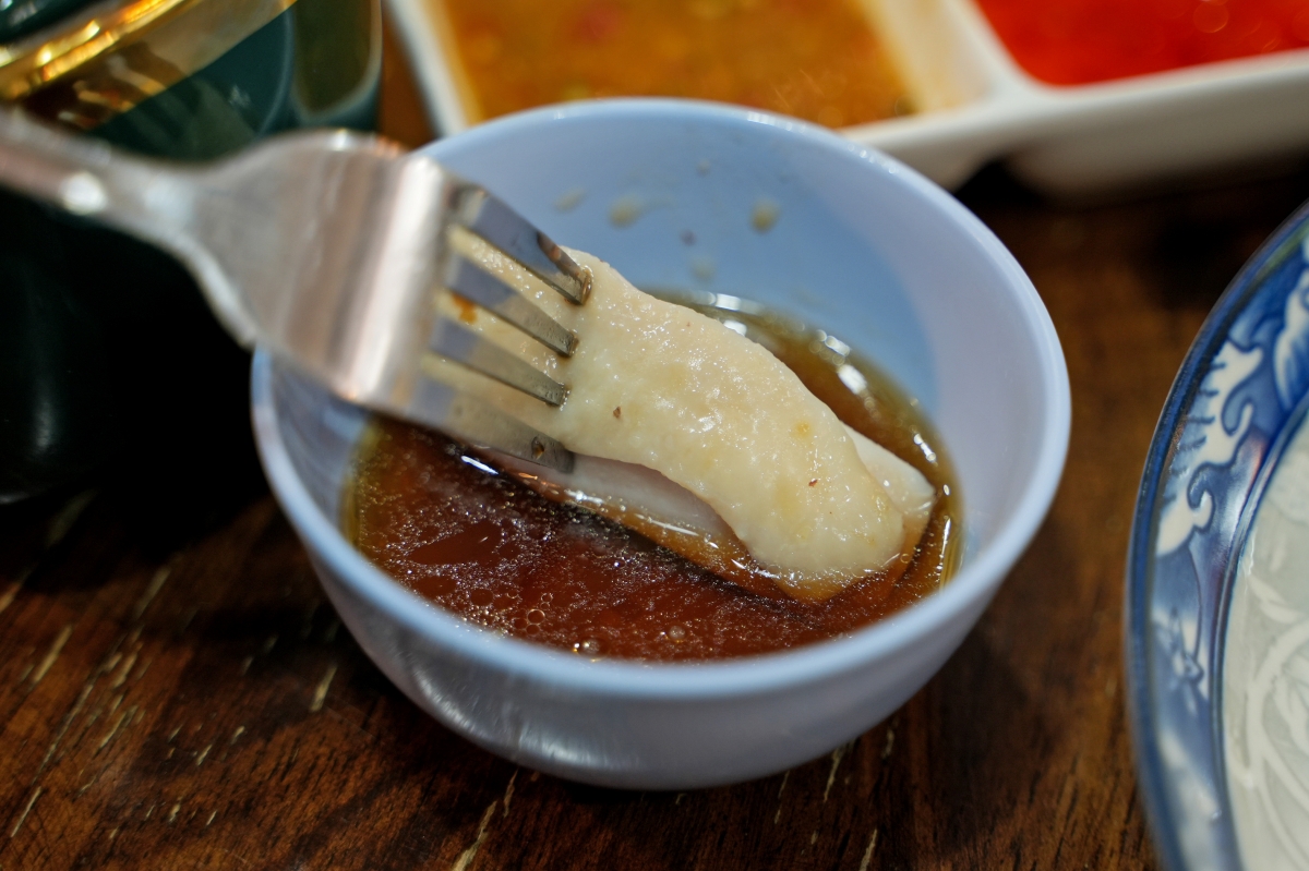 【曼谷美食】ฌอบ ข้าวมันไก่ บรรทัดทอง / Chorb – 我不小心發現的隱藏版海南雞飯寶藏店!三拼飯吃過一次以後就榮登我心目中的No.1 - 第19張圖 【曼谷美食】ฌอบ ข้าวมันไก่ บรรทัดทอง / Chorb – 我不小心發現的隱藏版海南雞飯寶藏店!三拼飯吃過一次以後就榮登我心目中的No.1