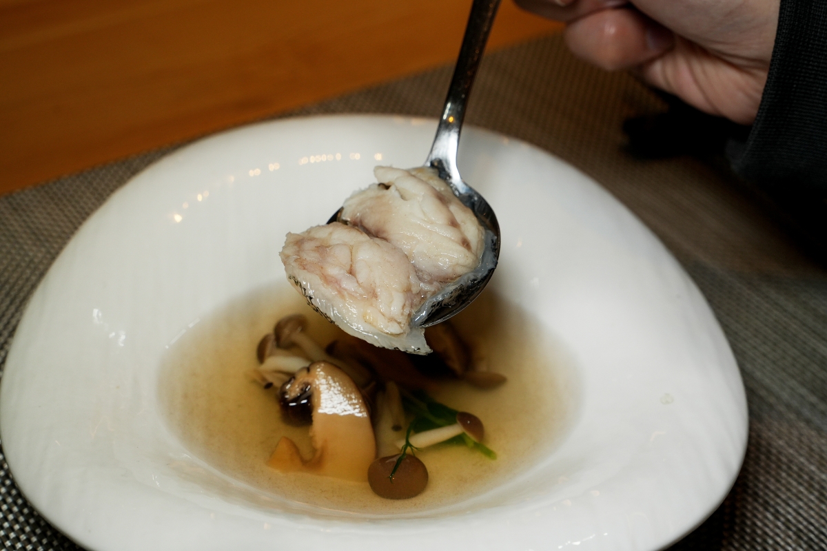 【桃園青埔美食】海童鐵板料亭 – 青埔高質感無菜單鐵板料理推出新菜單!1680元可嚐到龍蝦兩吃、鐵板牛小排等十品精緻好料 - 第10張圖 【桃園青埔美食】海童鐵板料亭 – 青埔高質感無菜單鐵板料理推出新菜單!1680元可嚐到龍蝦兩吃、鐵板牛小排等十品精緻好料