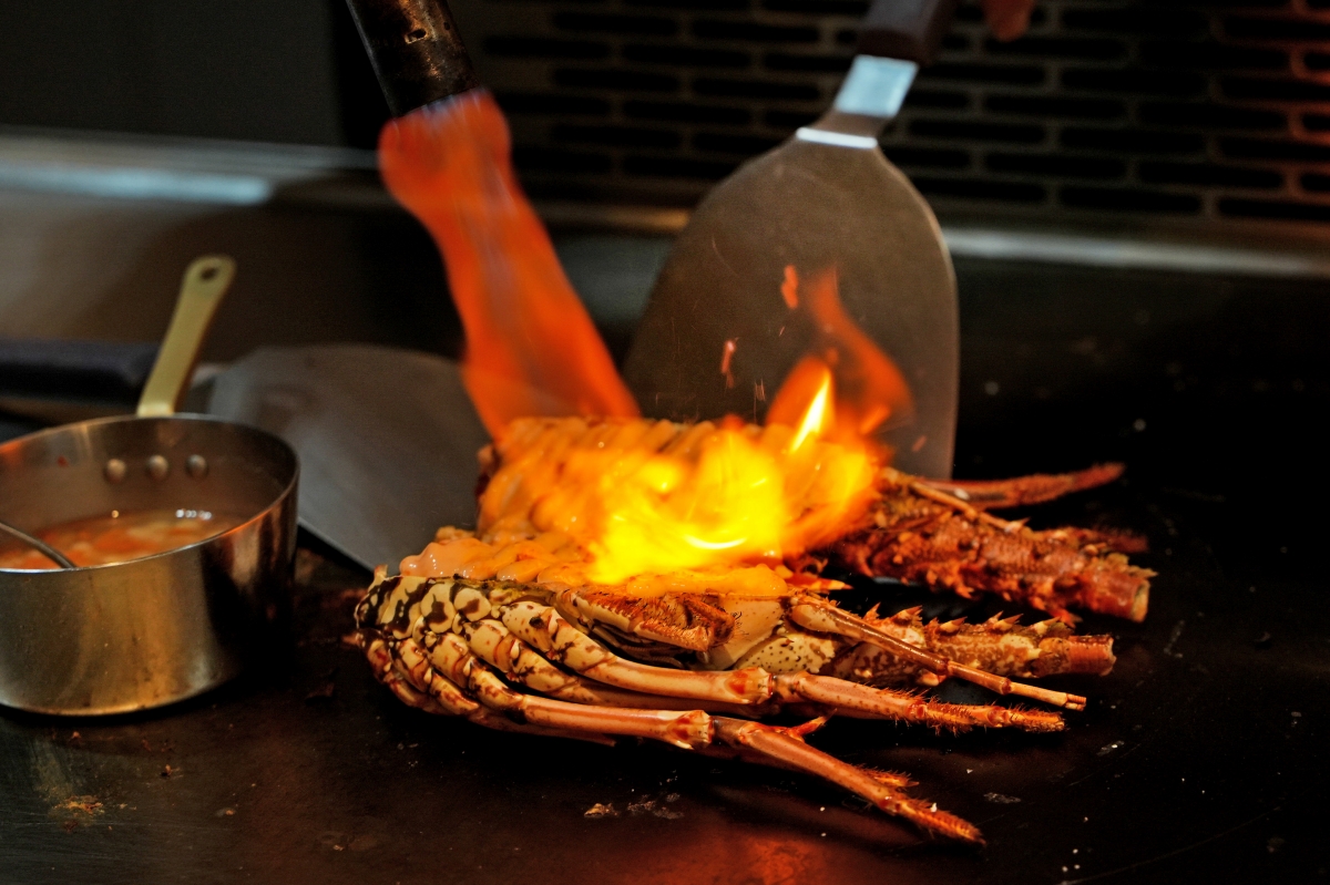 【桃園青埔美食】海童鐵板料亭 – 青埔高質感無菜單鐵板料理推出新菜單!1680元可嚐到龍蝦兩吃、鐵板牛小排等十品精緻好料 - 第22張圖 【桃園青埔美食】海童鐵板料亭 – 青埔高質感無菜單鐵板料理推出新菜單!1680元可嚐到龍蝦兩吃、鐵板牛小排等十品精緻好料