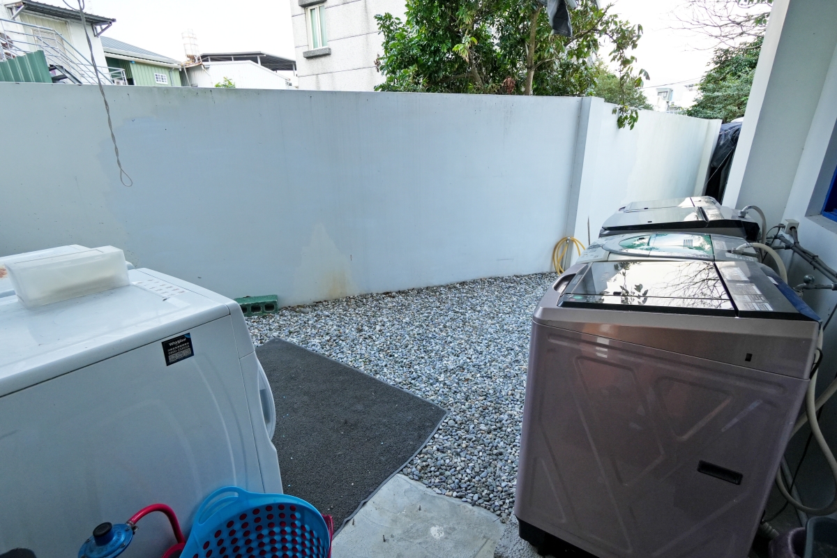 【花蓮住宿】波西米亞民宿 – 河景與海景都盡收眼底的景觀民宿，有220坪私人花園、戲水池、魚池，鄰近東大門夜市與南濱、北濱公園