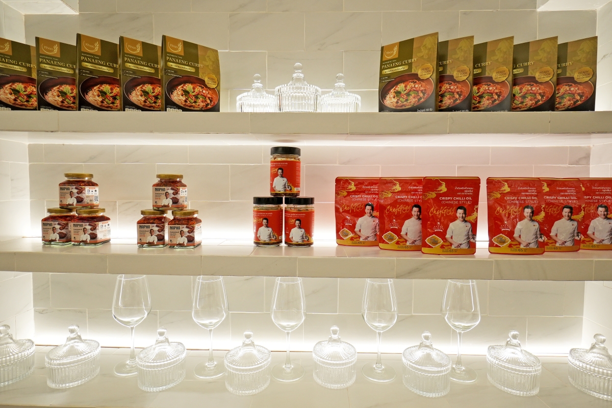 【曼谷美食】Napha | Central Park – 由八位泰國名廚聯手設計菜色的超高評價泰國菜餐廳！結合現代美學與泰國由北到南的各種風味料理讓人一試就愛上～