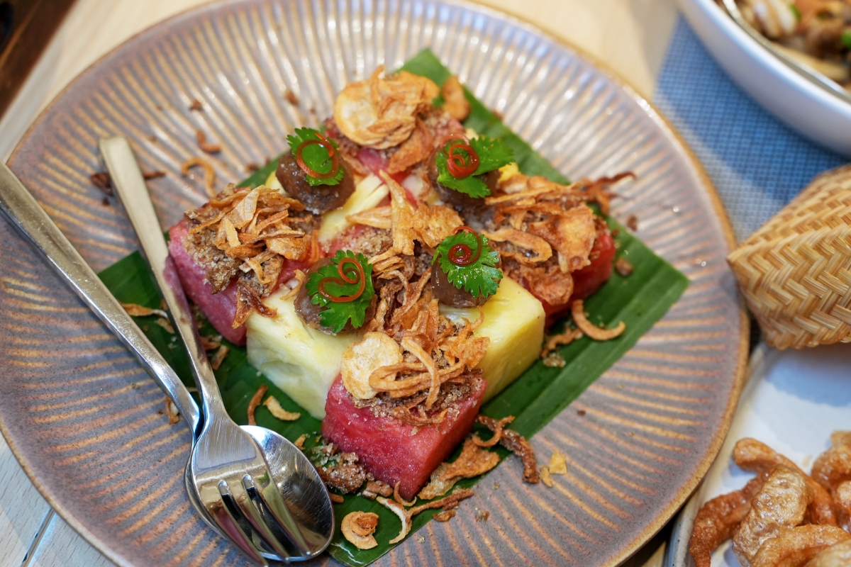 【曼谷美食】Napha | Central Park – 由八位泰國名廚聯手設計菜色的超高評價泰國菜餐廳！結合現代美學與泰國由北到南的各種風味料理讓人一試就愛上～