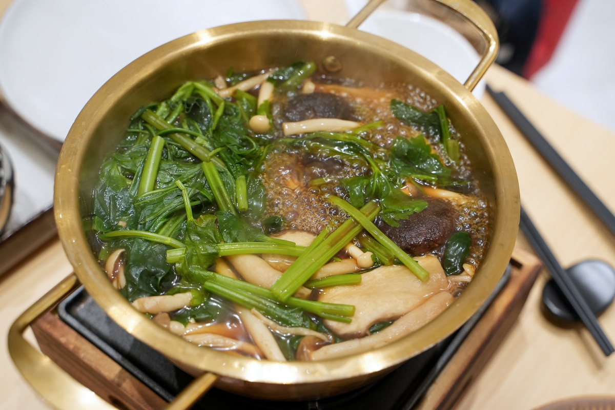 【曼谷美食】Napha | Central Park – 由八位泰國名廚聯手設計菜色的超高評價泰國菜餐廳！結合現代美學與泰國由北到南的各種風味料理讓人一試就愛上～