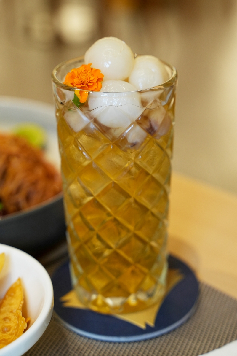 【曼谷美食】Napha | Central Park – 由八位泰國名廚聯手設計菜色的超高評價泰國菜餐廳！結合現代美學與泰國由北到南的各種風味料理讓人一試就愛上～