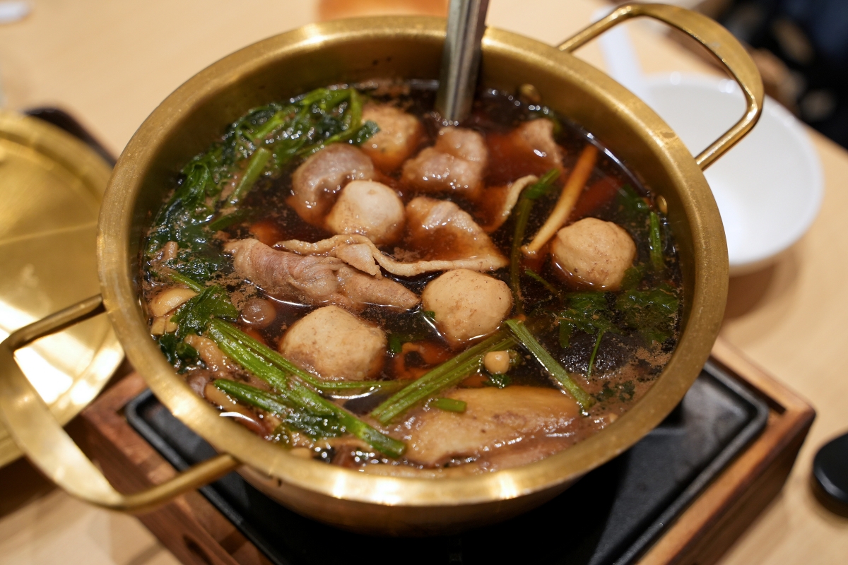 【曼谷美食】Napha | Central Park – 由八位泰國名廚聯手設計菜色的超高評價泰國菜餐廳！結合現代美學與泰國由北到南的各種風味料理讓人一試就愛上～