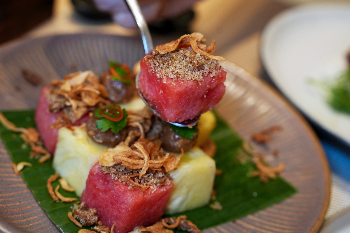 【曼谷美食】Napha | Central Park – 由八位泰國名廚聯手設計菜色的超高評價泰國菜餐廳！結合現代美學與泰國由北到南的各種風味料理讓人一試就愛上～