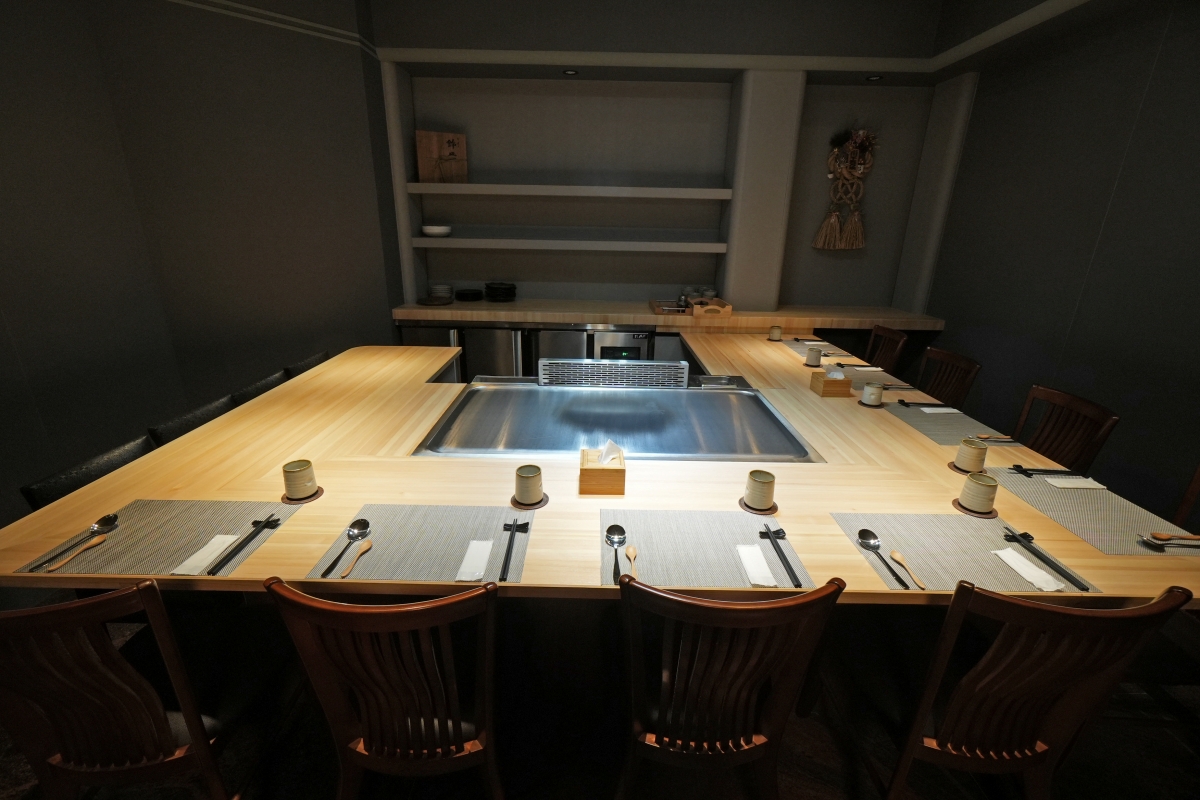 【桃園青埔美食】海童鐵板料亭 – 青埔高質感無菜單鐵板料理推出新菜單!1680元可嚐到龍蝦兩吃、鐵板牛小排等十品精緻好料 - 第5張圖 【桃園青埔美食】海童鐵板料亭 – 青埔高質感無菜單鐵板料理推出新菜單!1680元可嚐到龍蝦兩吃、鐵板牛小排等十品精緻好料