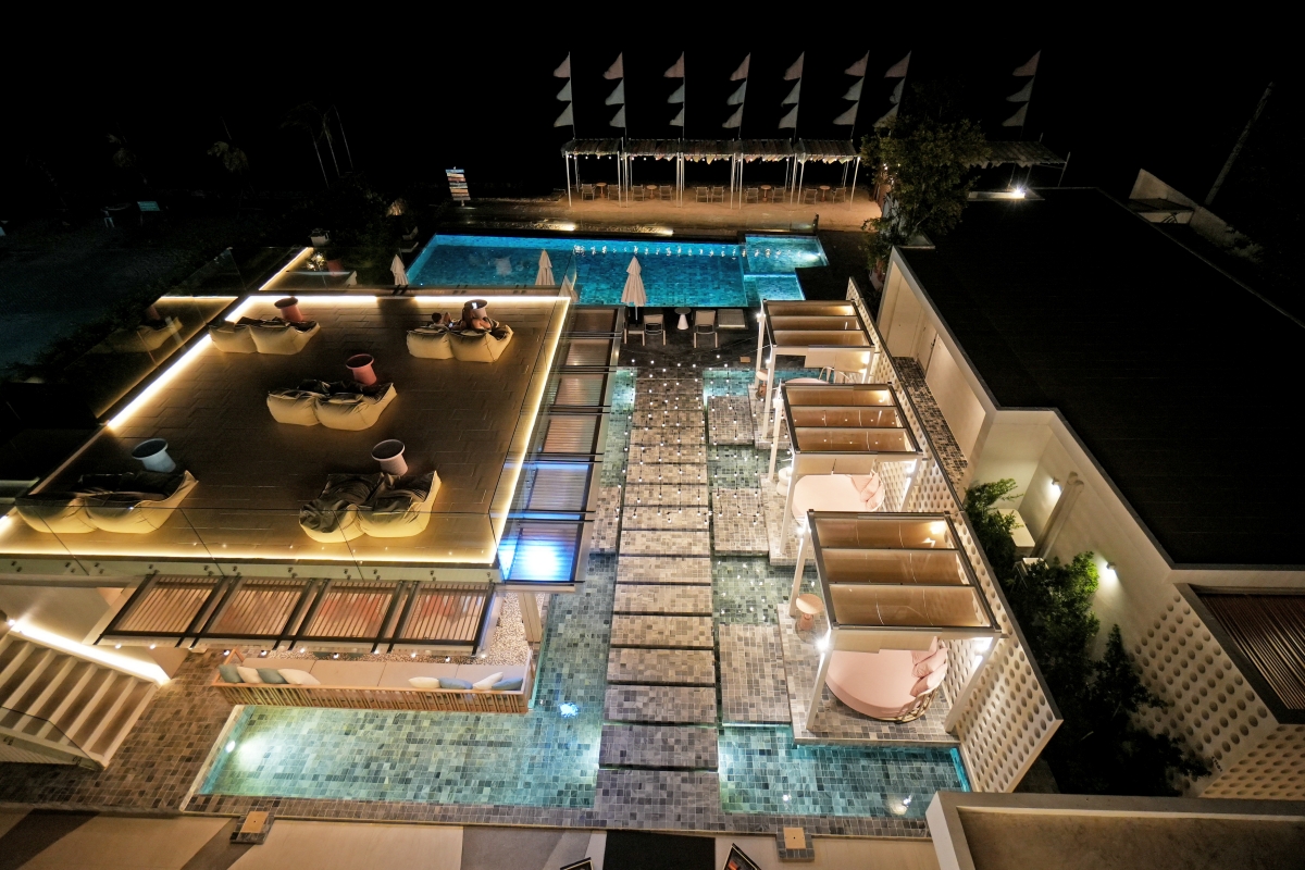 【七岩住宿】U Hua Hin – 老錢強力推薦的華欣、七岩平價濱海五星級渡假飯店首選！出門就是秘境風沙洲，早餐想在哪吃都可以～♪