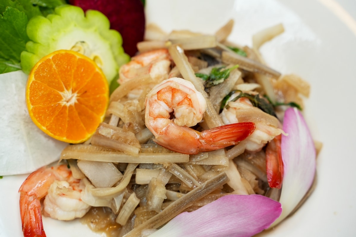 【清邁美食】Meena Rice Based Cuisine – 雨樹市集旁的米其林推薦餐廳,天然食材染色的五色米飯和米粉炸蝦是必點品項! - 第26張圖 【清邁美食】Meena Rice Based Cuisine – 雨樹市集旁的米其林推薦餐廳,天然食材染色的五色米飯和米粉炸蝦是必點品項!