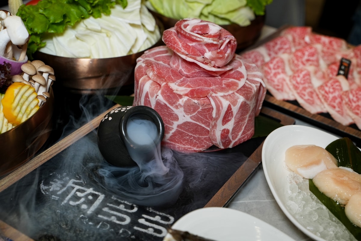 【台北東區美食】新肉多多 – 鍋物界的卡地亞！慶生、約會必收藏，台北少見的高級不限時火鍋餐廳就在忠孝敦化4號出口旁