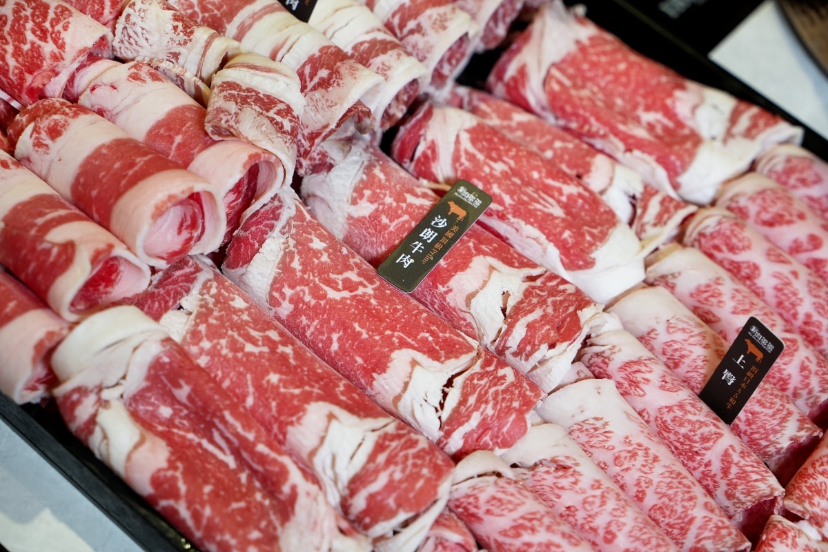 【台北東區美食】新肉多多 – 鍋物界的卡地亞！慶生、約會必收藏，台北少見的高級不限時火鍋餐廳就在忠孝敦化4號出口旁