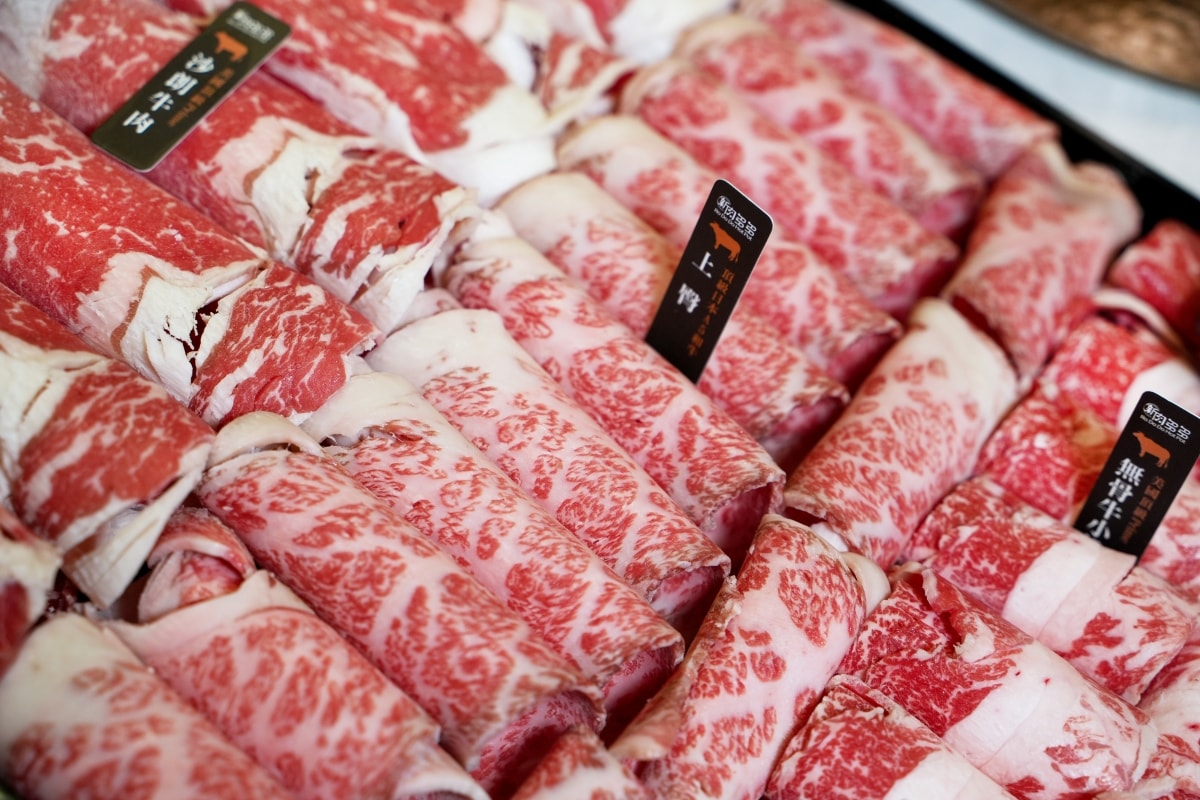 【台北東區美食】新肉多多 – 鍋物界的卡地亞！慶生、約會必收藏，台北少見的高級不限時火鍋餐廳就在忠孝敦化4號出口旁