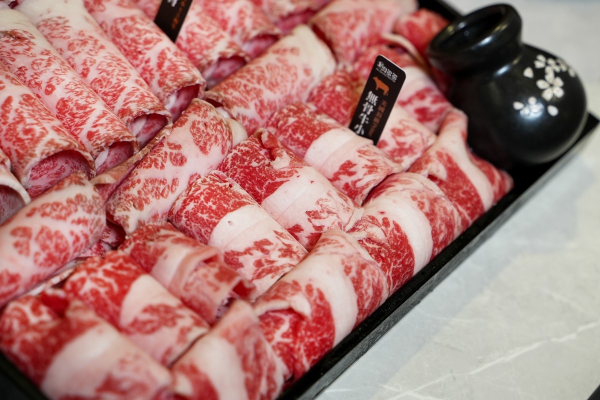 【台北東區美食】新肉多多 – 鍋物界的卡地亞！慶生、約會必收藏，台北少見的高級不限時火鍋餐廳就在忠孝敦化4號出口旁