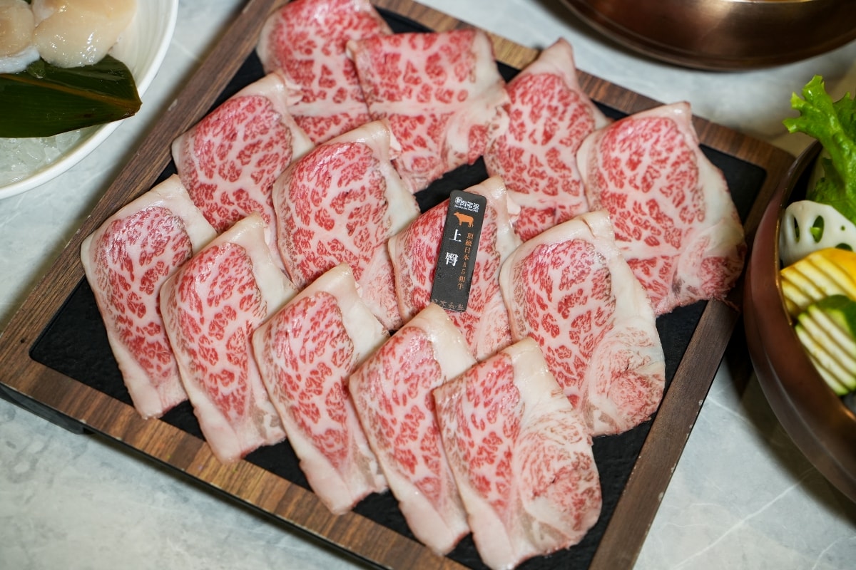 【台北東區美食】新肉多多 – 鍋物界的卡地亞！慶生、約會必收藏，台北少見的高級不限時火鍋餐廳就在忠孝敦化4號出口旁