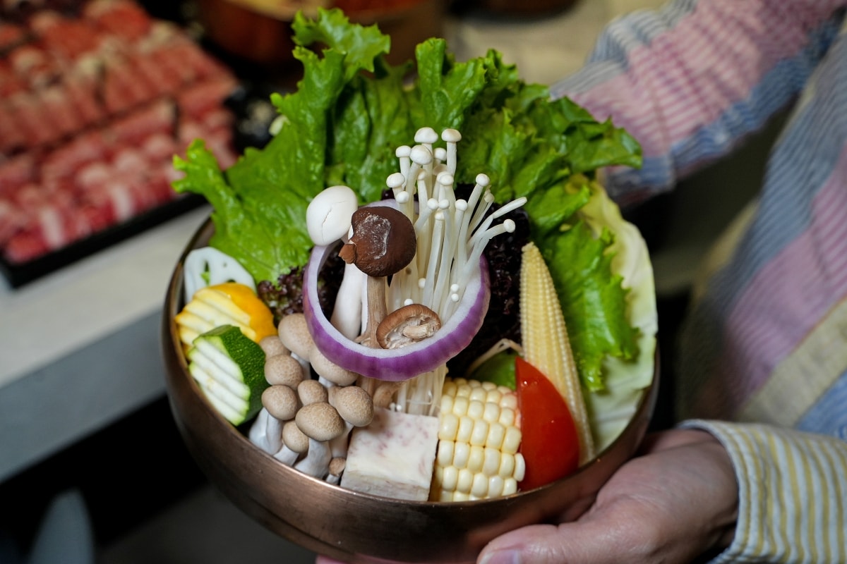 【台北東區美食】新肉多多 – 鍋物界的卡地亞！慶生、約會必收藏，台北少見的高級不限時火鍋餐廳就在忠孝敦化4號出口旁