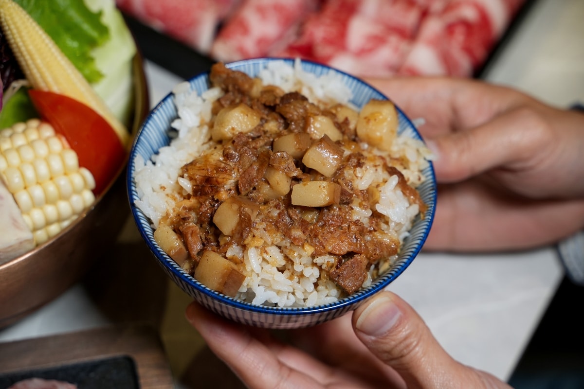 【台北東區美食】新肉多多 – 鍋物界的卡地亞！慶生、約會必收藏，台北少見的高級不限時火鍋餐廳就在忠孝敦化4號出口旁