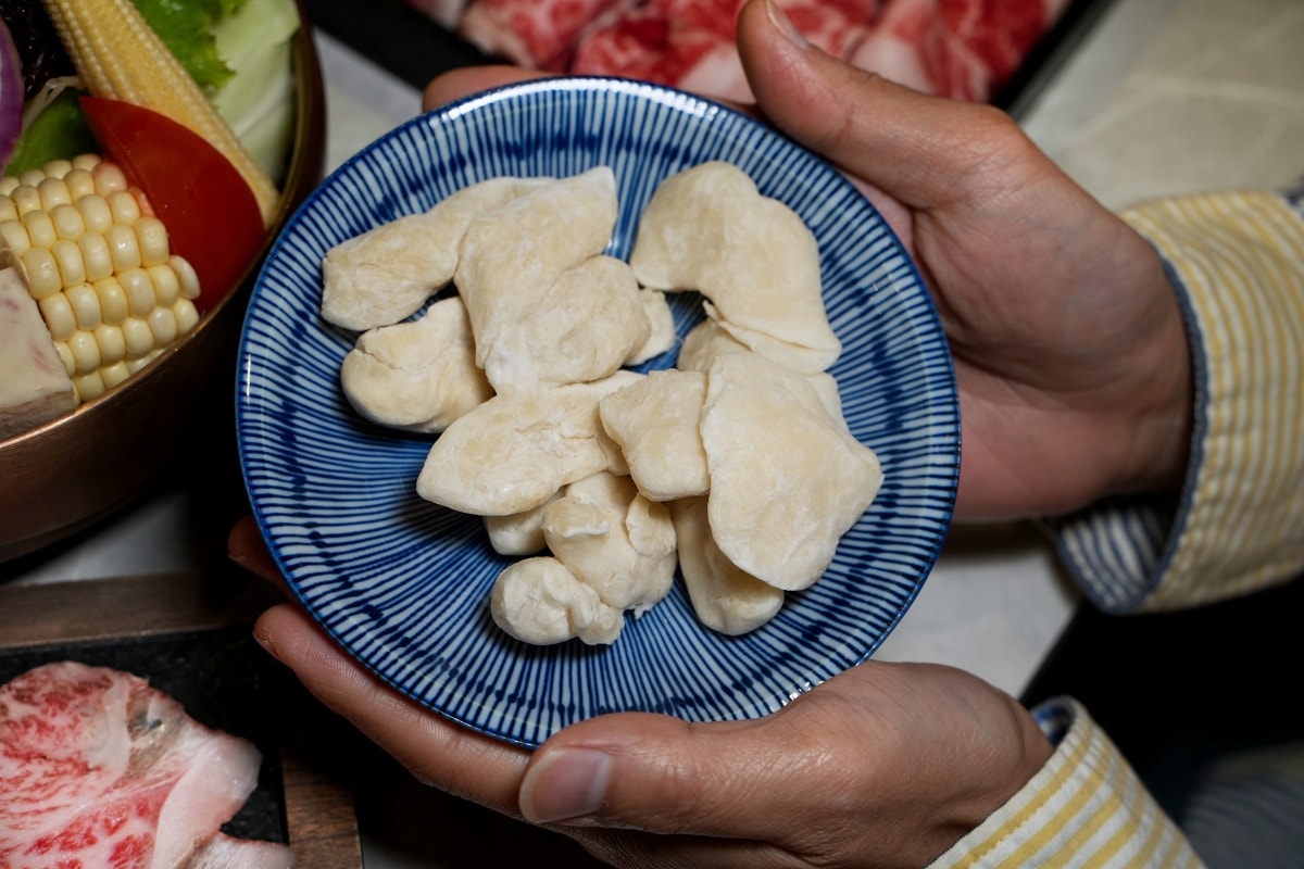 【台北東區美食】新肉多多 – 鍋物界的卡地亞！慶生、約會必收藏，台北少見的高級不限時火鍋餐廳就在忠孝敦化4號出口旁