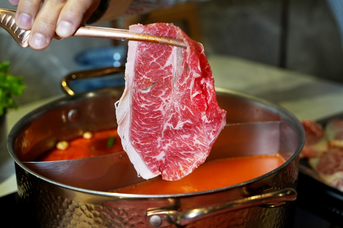 【台北東區美食】新肉多多 – 鍋物界的卡地亞！慶生、約會必收藏，台北少見的高級不限時火鍋餐廳就在忠孝敦化4號出口旁