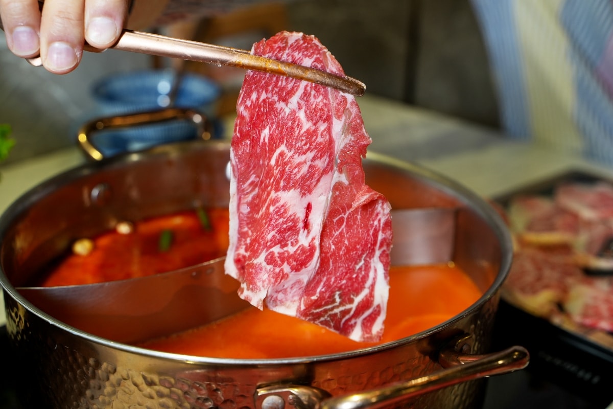 【台北東區美食】新肉多多 – 鍋物界的卡地亞！慶生、約會必收藏，台北少見的高級不限時火鍋餐廳就在忠孝敦化4號出口旁