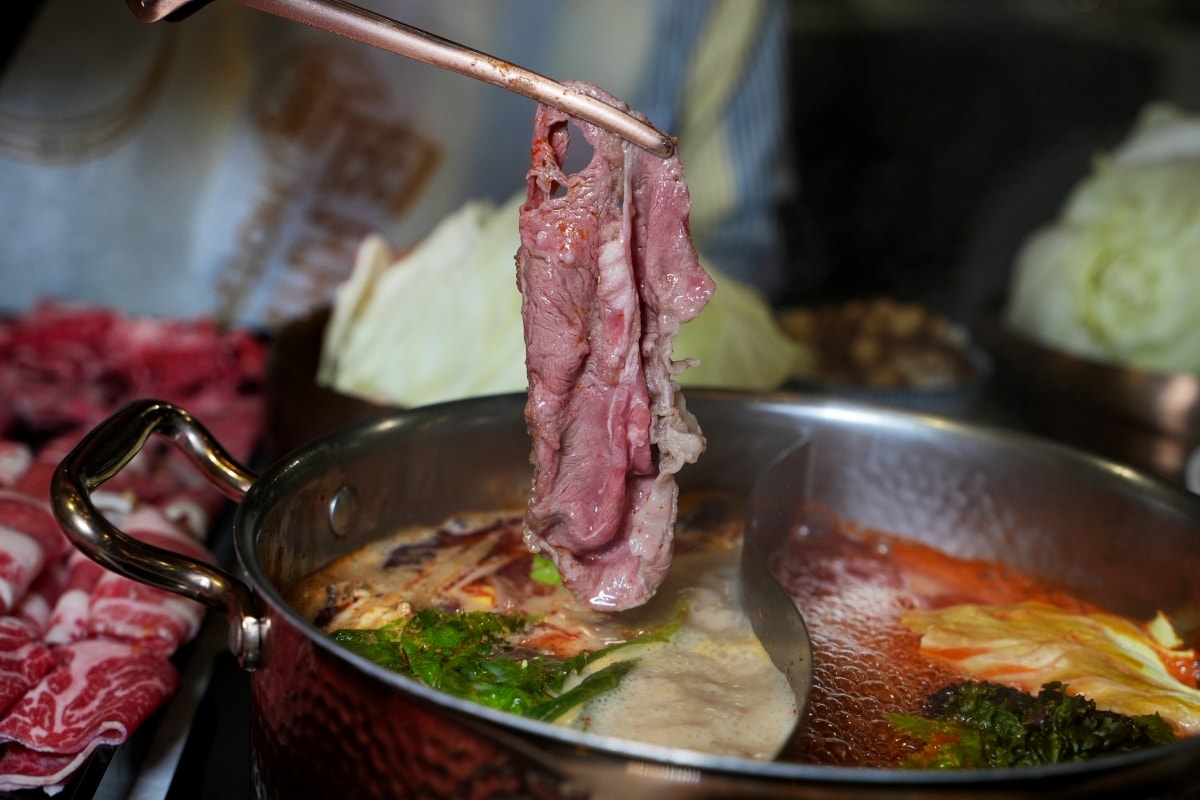 【台北東區美食】新肉多多 – 鍋物界的卡地亞！慶生、約會必收藏，台北少見的高級不限時火鍋餐廳就在忠孝敦化4號出口旁