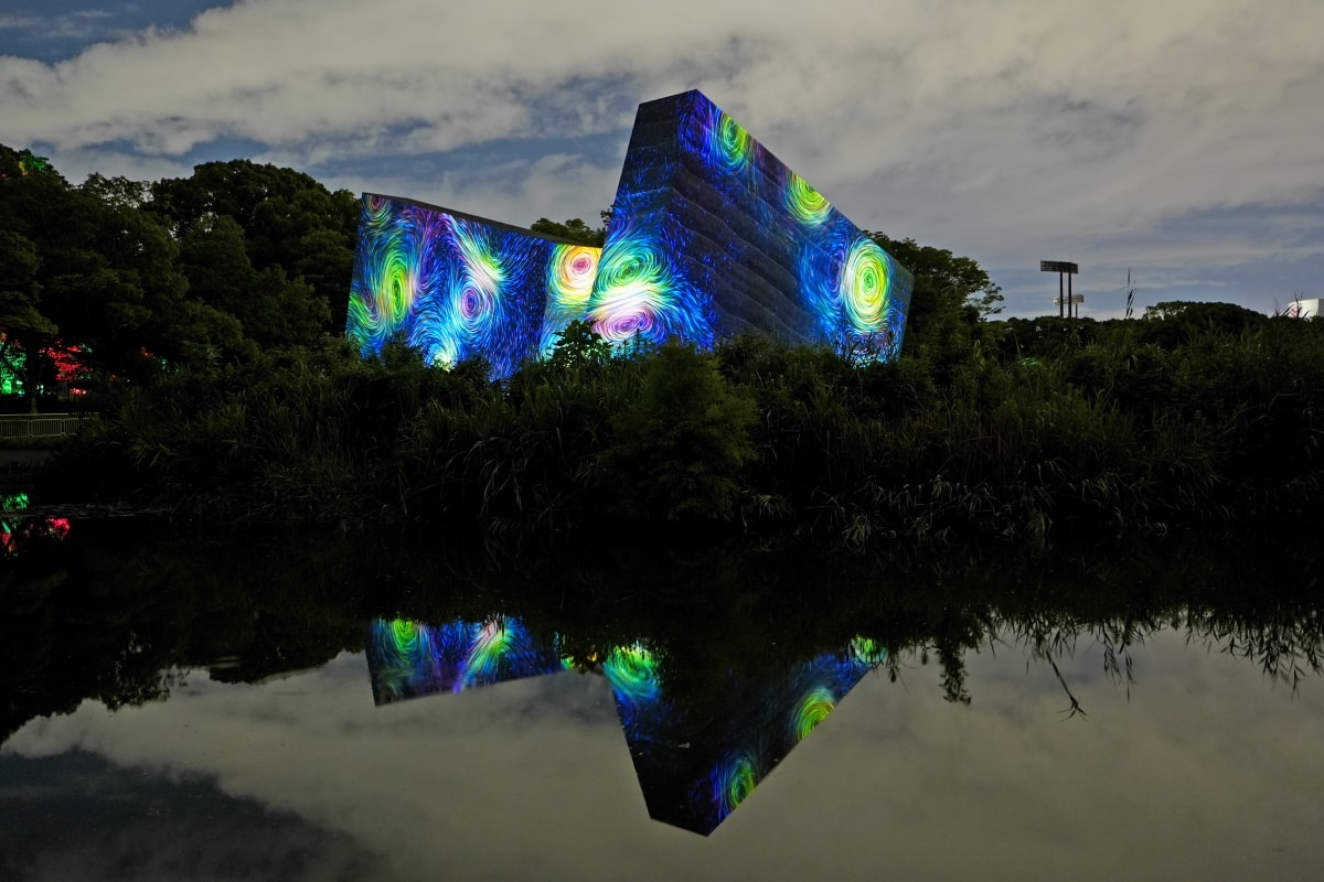 【大阪景點】teamLab Botanical Garden Osaka – teamLab推出的夜間戶外光影藝術博物館,遊客可以自由在植物園探索、與魔幻的作品互動 - 第17張圖 【大阪景點】teamLab Botanical Garden Osaka – teamLab推出的夜間戶外光影藝術博物館,遊客可以自由在植物園探索、與魔幻的作品互動