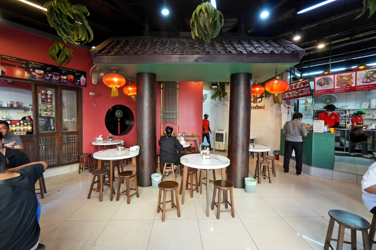 【曼谷美食】Tim Dumpling 大餃子 – 曼谷中國城的人氣大餛飩與麵食餐館,鮮蝦餛飩麵還可加蟹肉、叉燒、魚丸升級成豪華版本! - 第6張圖 【曼谷美食】Tim Dumpling 大餃子 – 曼谷中國城的人氣大餛飩與麵食餐館,鮮蝦餛飩麵還可加蟹肉、叉燒、魚丸升級成豪華版本!