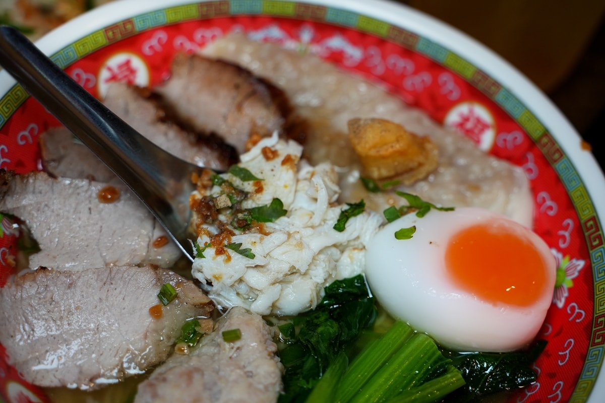 【曼谷美食】Tim Dumpling 大餃子 – 曼谷中國城的人氣大餛飩與麵食餐館,鮮蝦餛飩麵還可加蟹肉、叉燒、魚丸升級成豪華版本! - 第19張圖 【曼谷美食】Tim Dumpling 大餃子 – 曼谷中國城的人氣大餛飩與麵食餐館,鮮蝦餛飩麵還可加蟹肉、叉燒、魚丸升級成豪華版本!