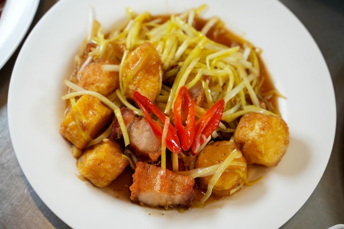【清邁美食】ซุปโอชา Soup O-Cha 心心湯 – 清邁接地氣平價泰式小吃店，菜單品項超多元，熱炒、粥品、火山鍋、各種海鮮料理應有盡有