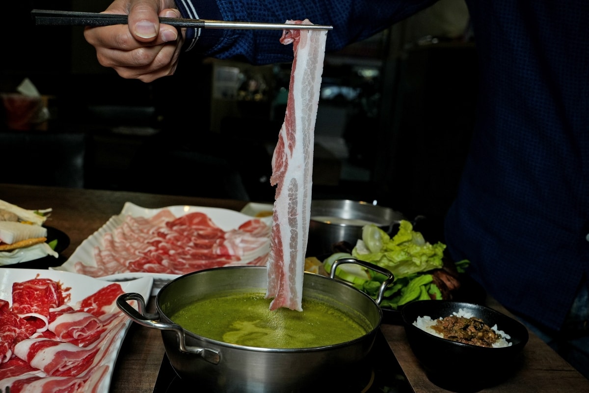 【桃園美食】太上正和昆布鍋物 – 用北海道特選昆布熬煮的湯底為主打！每口都甘醇又有底蘊，價格親民且免收一成服務費唷！
