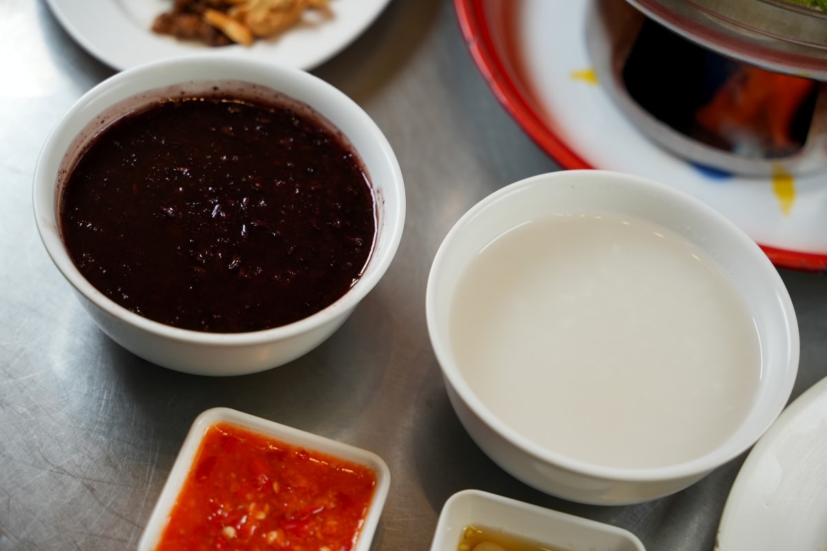 【清邁美食】ซุปโอชา Soup O-Cha 心心湯 – 清邁接地氣平價泰式小吃店，菜單品項超多元，熱炒、粥品、火山鍋、各種海鮮料理應有盡有