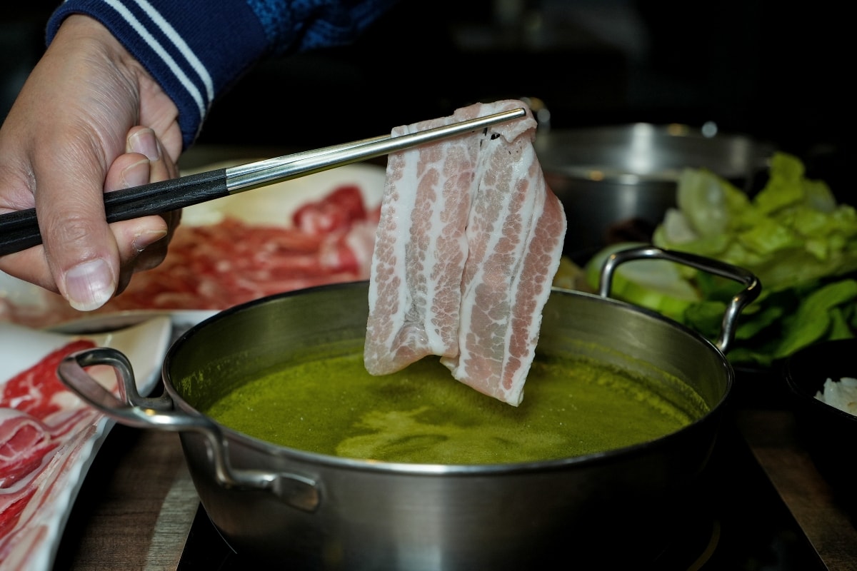 【桃園美食】太上正和昆布鍋物 – 用北海道特選昆布熬煮的湯底為主打！每口都甘醇又有底蘊，價格親民且免收一成服務費唷！