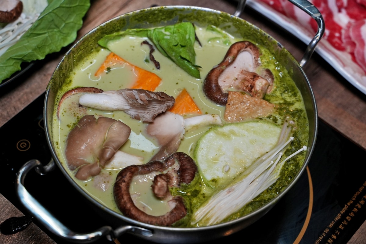 【桃園美食】太上正和昆布鍋物 – 用北海道特選昆布熬煮的湯底為主打！每口都甘醇又有底蘊，價格親民且免收一成服務費唷！