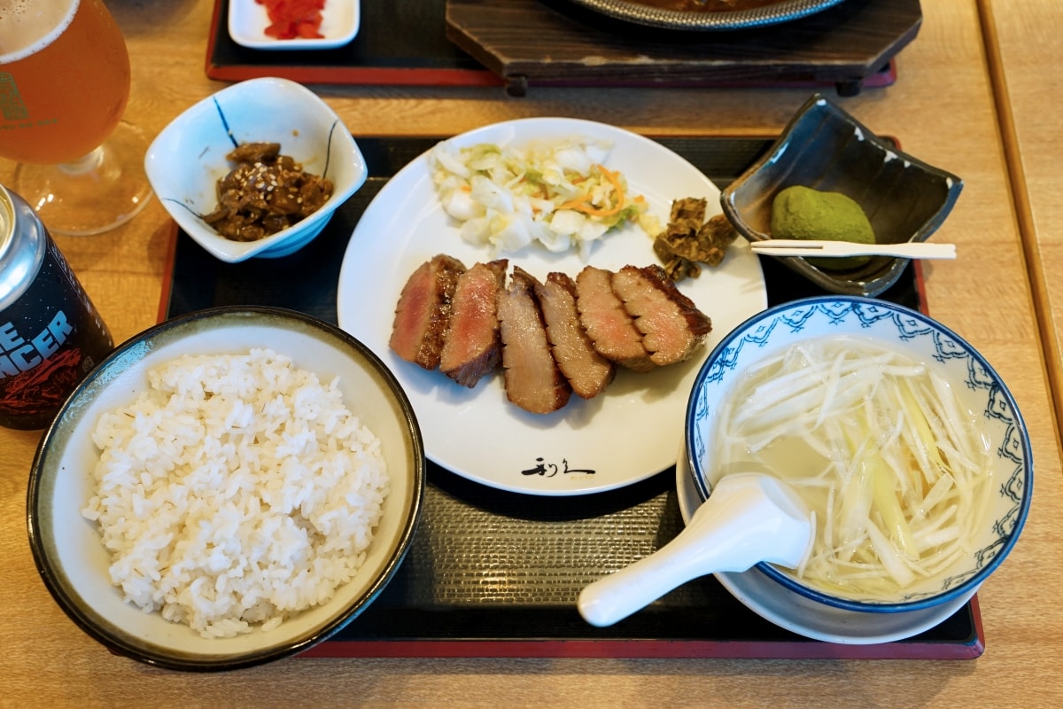 【東京 | 押上】牛舌炭烤利久 東京晴空街道店 – 以炭火炙烤的厚切牛舌聞名全日本的牛舌料理專門店,地位相當於牛舌界的鼎泰豐! - 第8張圖 【東京 | 押上】牛舌炭烤利久 東京晴空街道店 – 以炭火炙烤的厚切牛舌聞名全日本的牛舌料理專門店,地位相當於牛舌界的鼎泰豐!