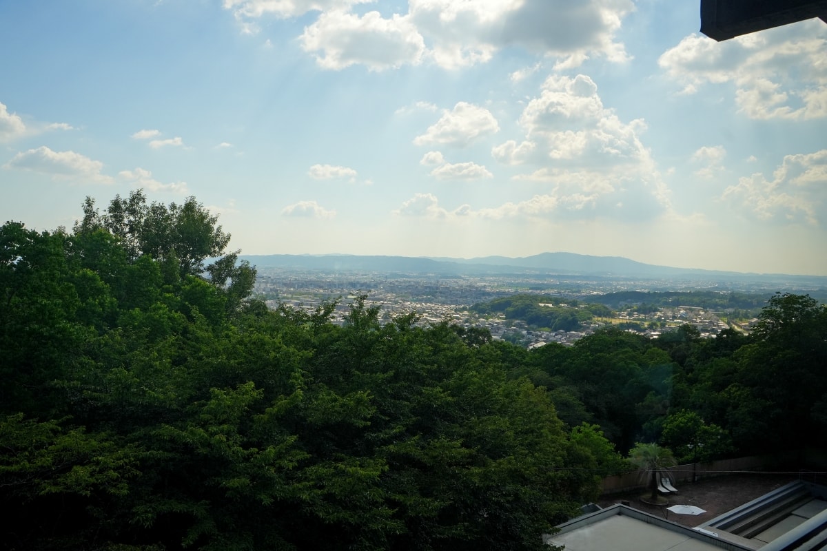 【奈良住宿】ANDO HOTEL 奈良若草山 – 位於奈良半山腰的質感精品旅店,可免費使用私人景觀風呂,晚餐還有融合法式手法的日料可享用 - 第6張圖 【奈良住宿】ANDO HOTEL 奈良若草山 – 位於奈良半山腰的質感精品旅店,可免費使用私人景觀風呂,晚餐還有融合法式手法的日料可享用