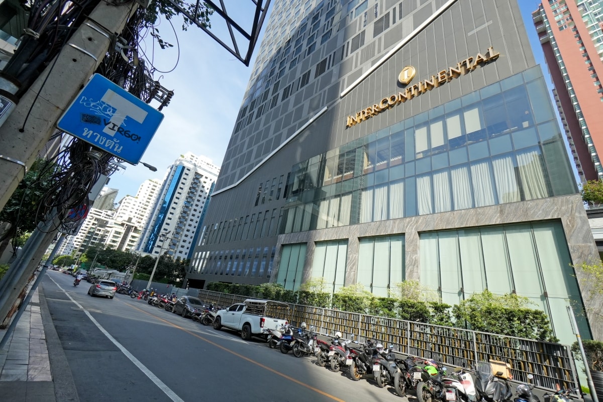 【曼谷住宿】Jasmine 59 Hotel – 曼谷東羅站附近的平價五星級公寓式酒店,房間有大面落地窗景,還有游泳池、三溫暖跟健身房~♪ - 第3張圖 【曼谷住宿】Jasmine 59 Hotel – 曼谷東羅站附近的平價五星級公寓式酒店,房間有大面落地窗景,還有游泳池、三溫暖跟健身房~♪