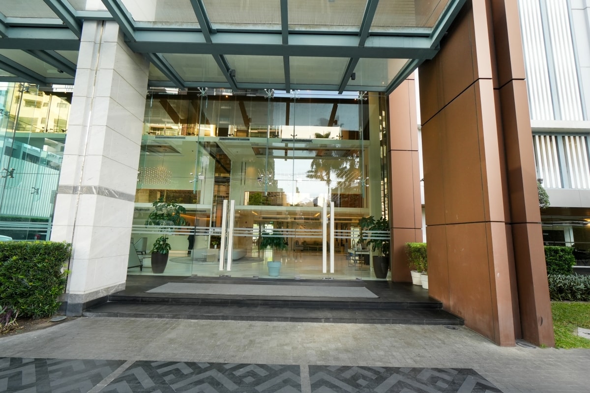 【曼谷住宿】Jasmine 59 Hotel – 曼谷東羅站附近的平價五星級公寓式酒店,房間有大面落地窗景,還有游泳池、三溫暖跟健身房~♪ - 第9張圖 【曼谷住宿】Jasmine 59 Hotel – 曼谷東羅站附近的平價五星級公寓式酒店,房間有大面落地窗景,還有游泳池、三溫暖跟健身房~♪