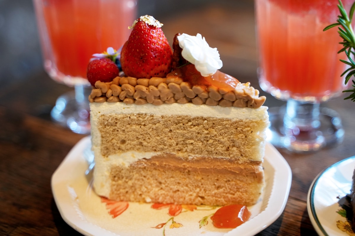 【曼谷美食】Wallflowers Cafe – 曼谷中國城超人氣花草風網美咖啡廳,環境跟餐點賣相都吸睛,我覺得這裡的鹹食比蛋糕好吃 - 第20張圖 【曼谷美食】Wallflowers Cafe – 曼谷中國城超人氣花草風網美咖啡廳,環境跟餐點賣相都吸睛,我覺得這裡的鹹食比蛋糕好吃