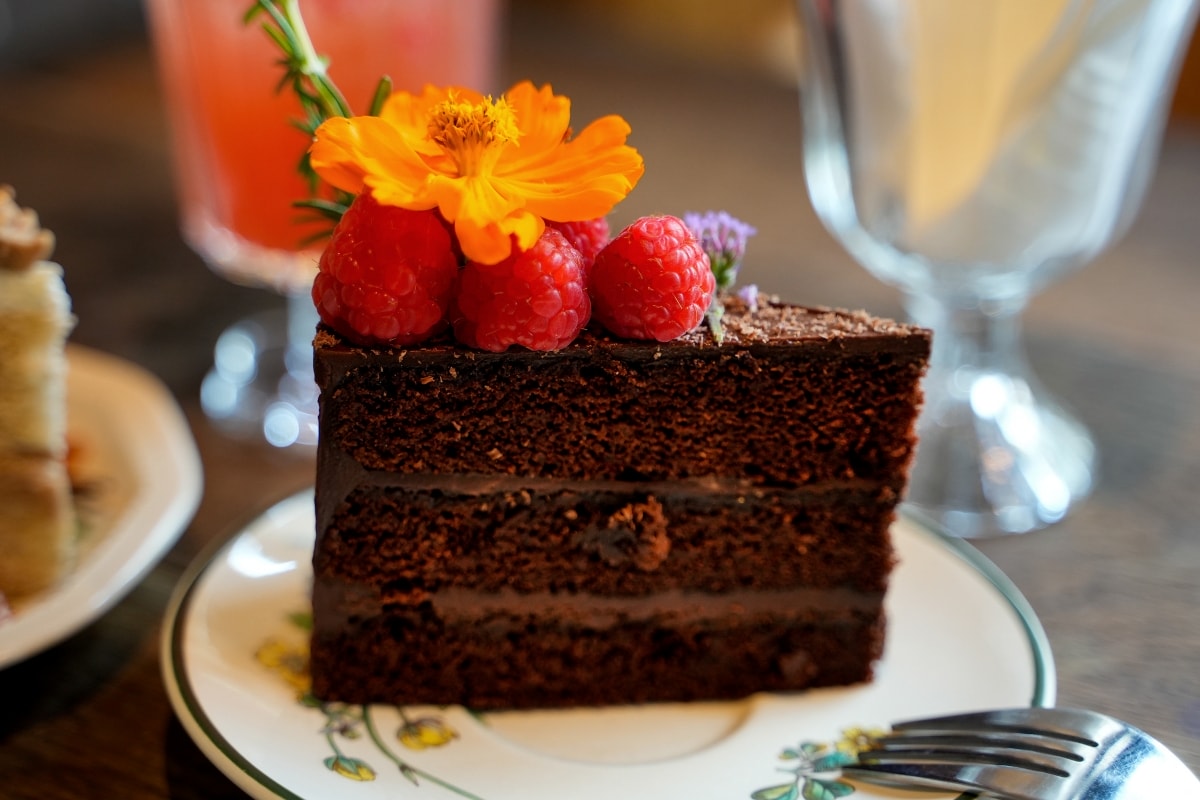 【曼谷美食】Wallflowers Cafe – 曼谷中國城超人氣花草風網美咖啡廳,環境跟餐點賣相都吸睛,我覺得這裡的鹹食比蛋糕好吃 - 第22張圖 【曼谷美食】Wallflowers Cafe – 曼谷中國城超人氣花草風網美咖啡廳,環境跟餐點賣相都吸睛,我覺得這裡的鹹食比蛋糕好吃