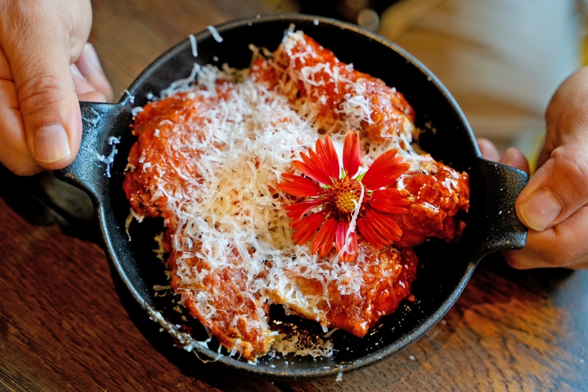 【曼谷美食】Wallflowers Cafe – 曼谷中國城超人氣花草風網美咖啡廳,環境跟餐點賣相都吸睛,我覺得這裡的鹹食比蛋糕好吃 - 第23張圖 【曼谷美食】Wallflowers Cafe – 曼谷中國城超人氣花草風網美咖啡廳,環境跟餐點賣相都吸睛,我覺得這裡的鹹食比蛋糕好吃
